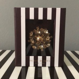 Henri Bendel pin/broach